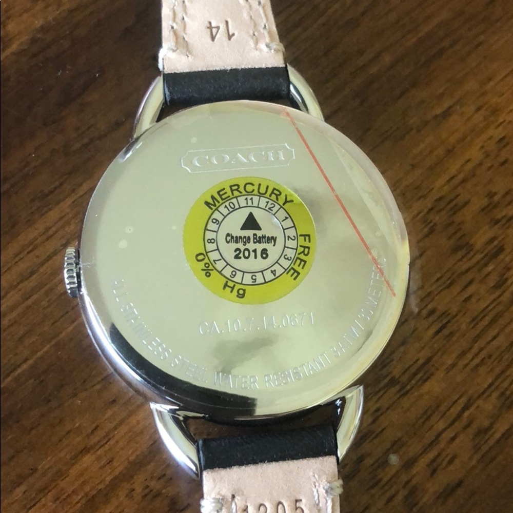 Coach - Picture 2 of 6